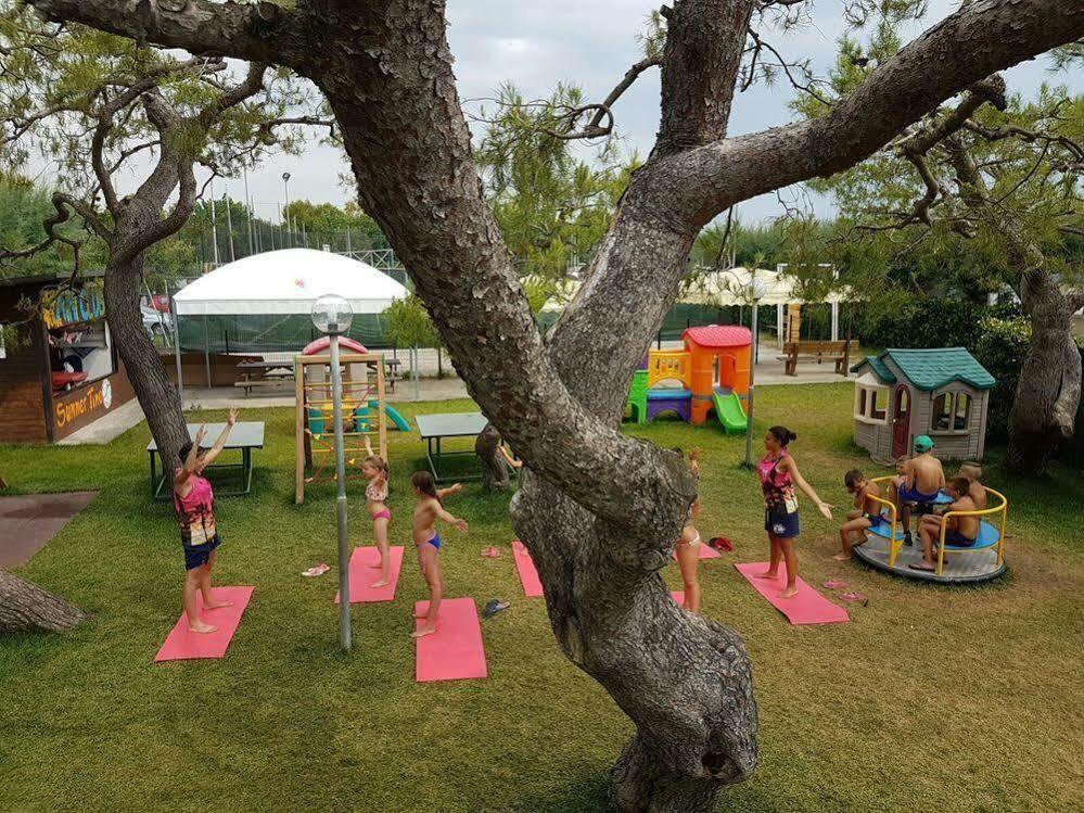 Girasole Eco Family Village 费尔莫 外观 照片